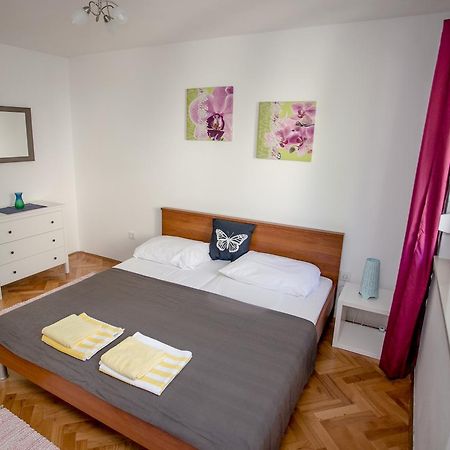Apartment Omis Holiday Zewnętrze zdjęcie