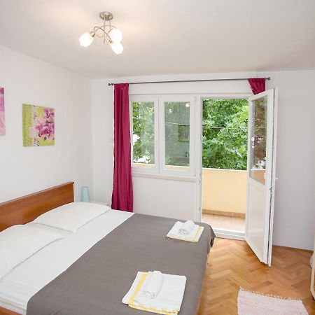 Apartment Omis Holiday Zewnętrze zdjęcie