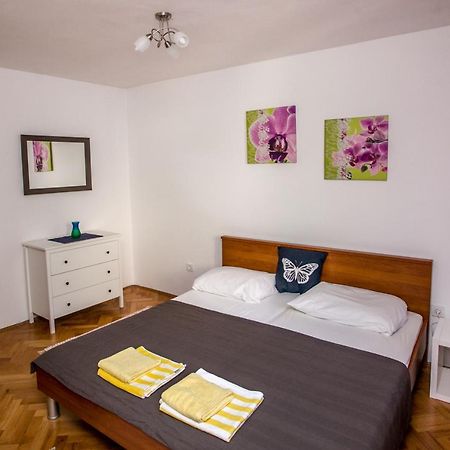 Apartment Omis Holiday Zewnętrze zdjęcie