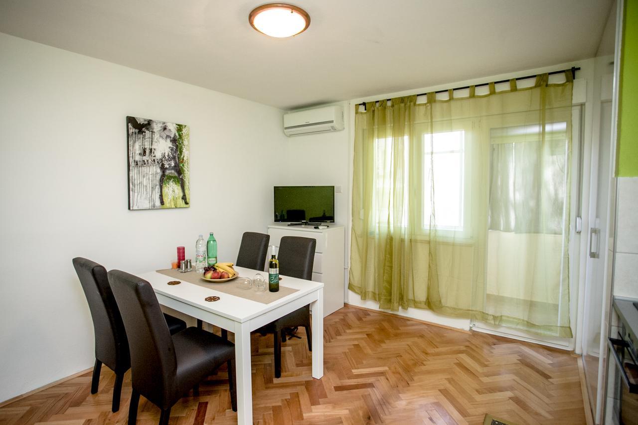 Apartment Omis Holiday Zewnętrze zdjęcie