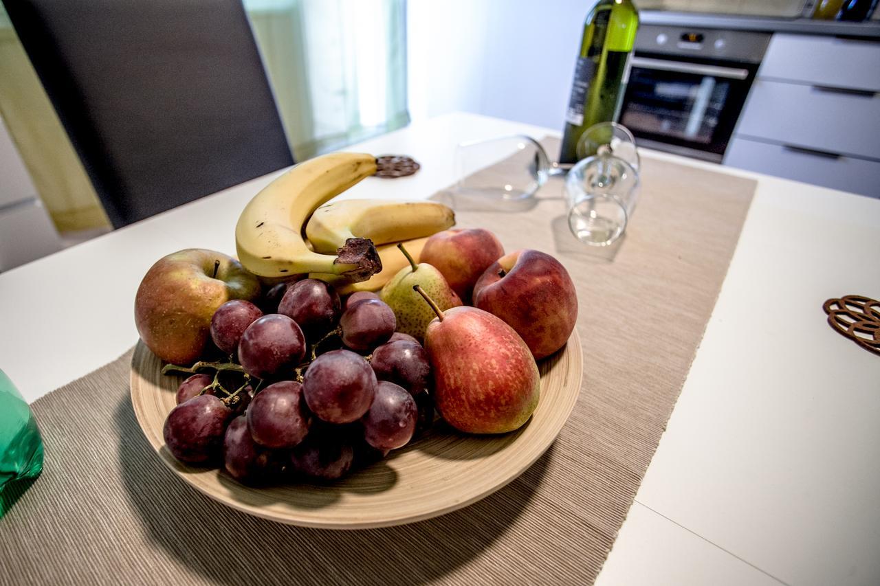 Apartment Omis Holiday Zewnętrze zdjęcie
