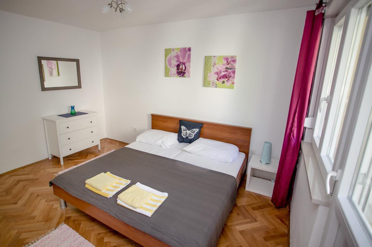 Apartment Omis Holiday Zewnętrze zdjęcie