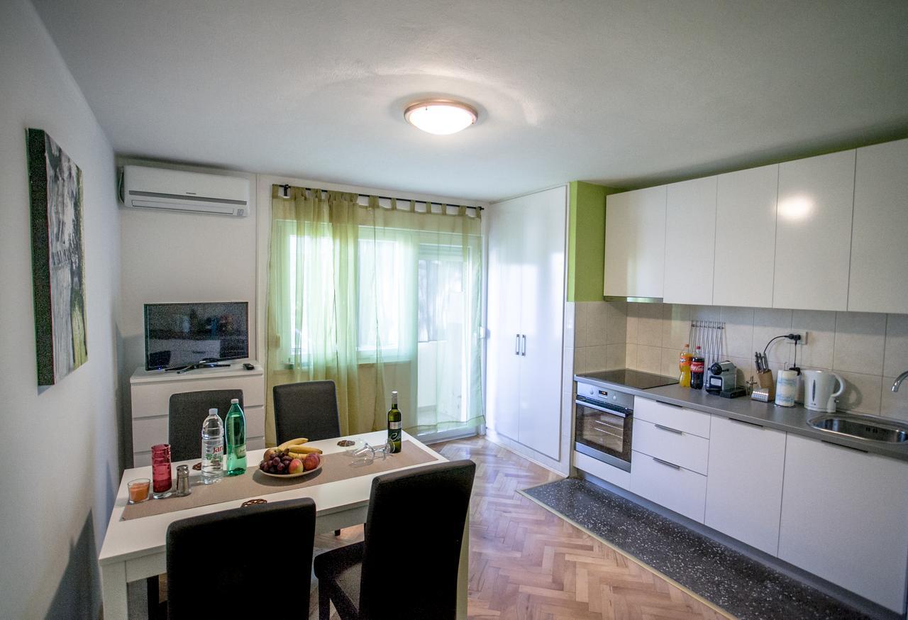 Apartment Omis Holiday Zewnętrze zdjęcie