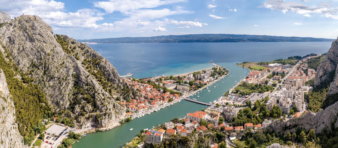 Apartment Omis Holiday Zewnętrze zdjęcie