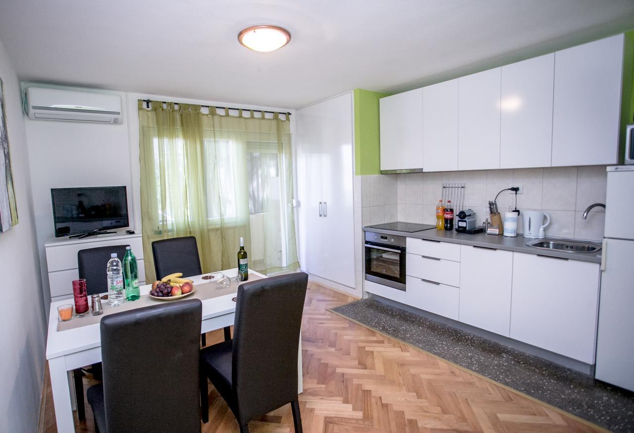 Apartment Omis Holiday Zewnętrze zdjęcie