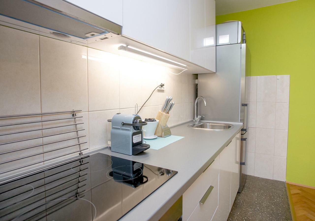 Apartment Omis Holiday Zewnętrze zdjęcie